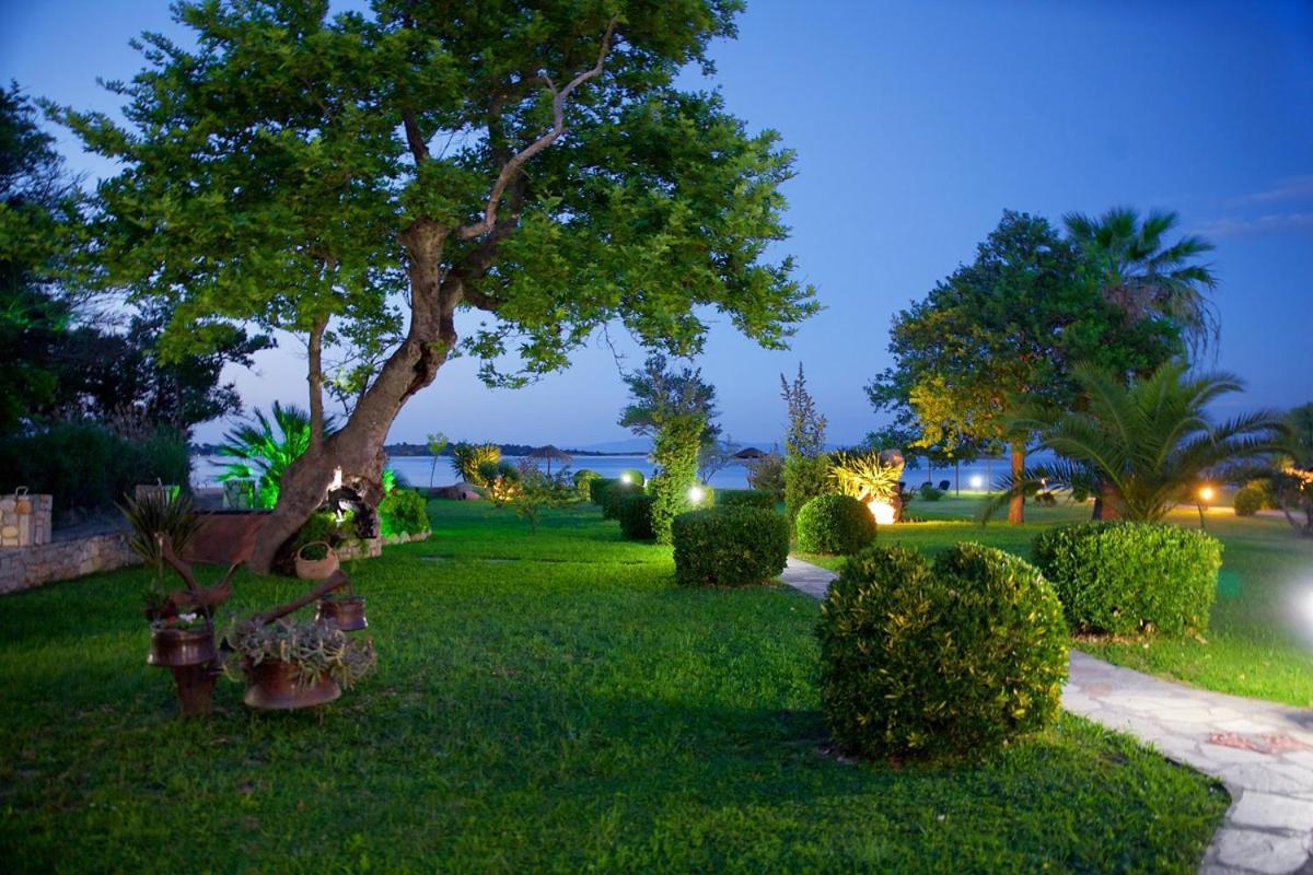 Stamos Apartments And Studios Вурвуру Экстерьер фото